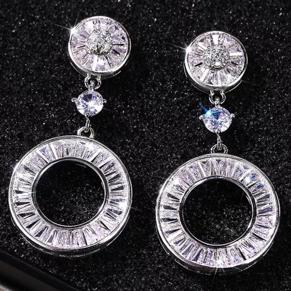 Cute Dangle Circle Diamond Party Earrings - Picture 2 of 3